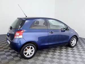 Toyota Yaris Facelift 1.0 51kW (3 foto / 7)