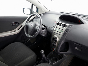 Toyota Yaris Facelift 1.0 51kW (5 foto / 7)