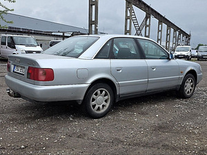 Audi A6 Comfortline 2.5 TDI 103kW (3 foto / 7)