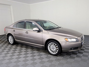 Volvo S80 Summum 2.4 D5 136kW (1 foto / 7)