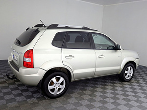 Hyundai Tucson Comfort 4x4 2.0 104kW (3 фото из 7)