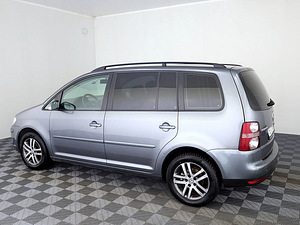 Volkswagen Touran Comfortline Facelift 1.9 TDI 77kW (4 foto / 7)