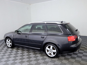 Audi A4 S-Line ATM 2.0 TDI 103kW (4 foto / 7)
