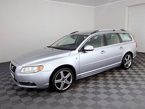Volvo V70 Ocean Race ATM 2.4 D5 136kW (2 foto / 9)