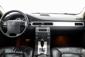 Volvo V70 Ocean Race ATM 2.4 D5 136kW (5 foto / 9)