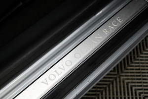 Volvo V70 Ocean Race ATM 2.4 D5 136kW (9 foto / 9)