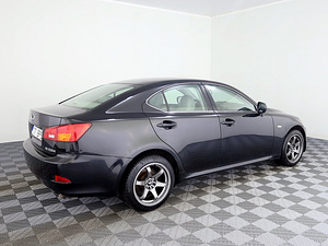 Lexus IS 220 Luxury 2.2 D 130kW (2 foto / 9)