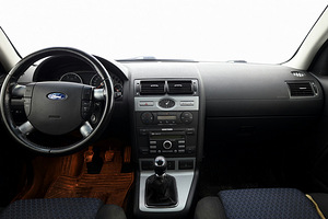 Ford Mondeo Comfort Facelift 2.0 TDCi 96kW (5 foto / 7)