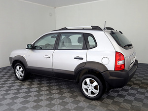 Hyundai Tucson Comfort 4x4 2.0 104kW (4 foto / 9)