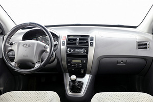 Hyundai Tucson Comfort 4x4 2.0 104kW (5 foto / 9)