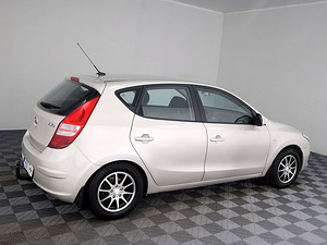Hyundai i30 Elegance 1.6 90kW (3 фото из 7)