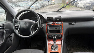 Mercedes-Benz C 180 Classic ATM 1.8 105kW (5 фото из 7)