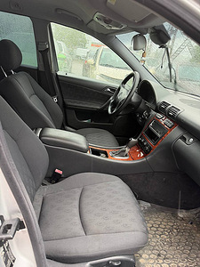 Mercedes-Benz C 180 Classic ATM 1.8 105kW (6 фото из 7)