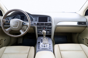 Audi A6 Highline ATM 2.4 130kW (5 foto / 8)