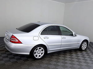 Mercedes-Benz C 220 Elegance Facelift ATM 2.1 CDI 110kW (3 foto / 8)