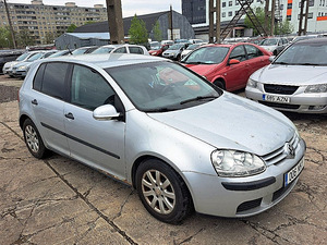 Volkswagen Golf Comfortline ATM 1.6 85kW (1 foto / 7)