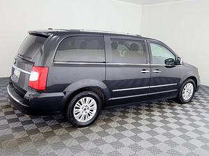 Lancia Voyager Limited ATM 2.8 CRD 131kW (3 foto / 9)