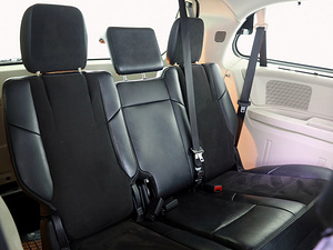 Lancia Voyager Limited ATM 2.8 CRD 131kW (8 foto / 9)