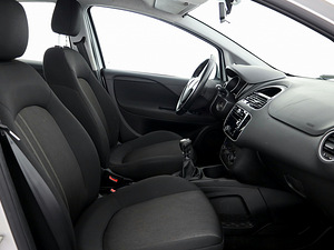 Fiat Punto Facelift 1.2 51kW (6 фото из 8)