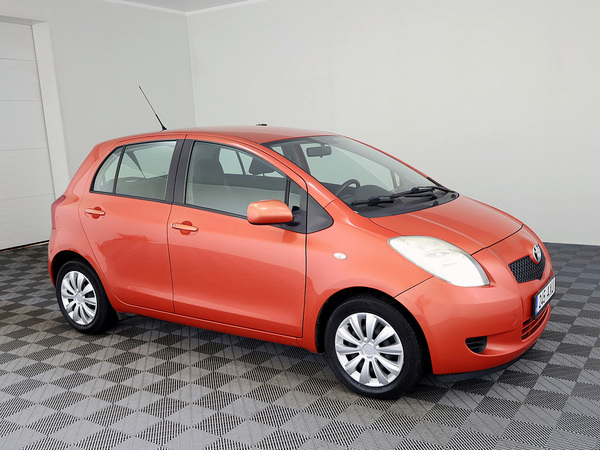 Toyota Yaris Linea Sol A-C 1.3 64kW