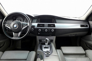 BMW 530 Sportpakett Facelift ATM 3.0 D 173kW (5 foto / 7)