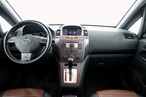 Opel Zafira Comfort ATM 2.2 110kW (5 фото из 8)