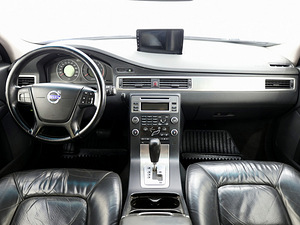 Volvo V70 Summum ATM 2.4 D5 129kW (5 foto / 8)
