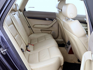 Audi A6 Sportline Quattro ATM 3.0 TDI 165kW (7 фото из 8)
