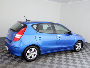 Hyundai i30 Elegance Facelift 1.4 80kW (3 фото из 7)