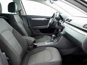 Volkswagen Passat Comfortline ATM 1.8 118kW (6 фото из 8)