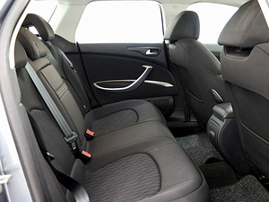Citroen C5 Elegance Facelift ATM 1.6 115kW (7 фото из 8)