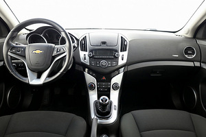 Chevrolet Cruze Facelift 1.6 91kW (5 фото из 7)