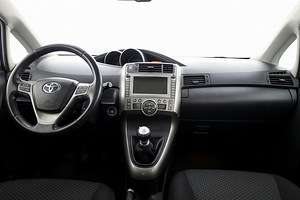 Toyota Verso Linea Sol 2.2 D-CAT 130kW (5 foto / 9)