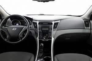 Hyundai Sonata Comfort ATM 2.4 148kW (5 фото из 8)