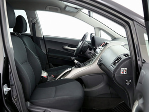 Toyota Auris Linea Sol 2.0 D-CAT 93kW (6 foto / 8)