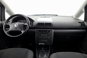 Volkswagen Sharan Comfortline Facelift ATM 1.9 TDI 85kW (5 foto / 8)