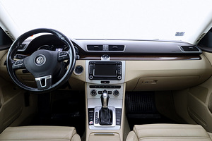 Volkswagen Passat Highline Facelift ATM 2.0 155kW (5 foto / 7)