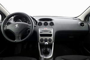 Peugeot 308 Elgance Facelift 1.6 HDi 68kW (5 foto / 6)