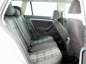 Volkswagen Golf Match ATM 1.6 TDI 77kW (7 foto / 9)