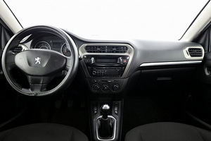Peugeot 301 Comfort 1.2 53kW (5 foto / 7)