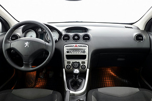 Peugeot 308 Elegance 2.0 HDi 100kW (5 foto / 9)