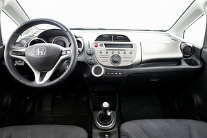 Honda Jazz Elegance 1.3 73kW (5 фото из 8)