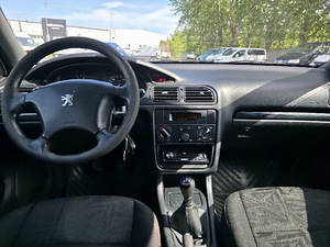 Peugeot 406 Facelift 1.7 85kW (5 foto / 7)