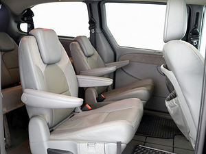 Chrysler Grand Voyager Stow N Go Luxury ATM 2.8 CRD 110kW (7 foto / 8)