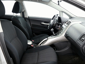 Toyota Auris Linea Sol ATM 1.6 91kW (6 foto / 8)