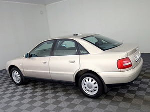 Audi A4 Comfortline Facelift 1.6 74kW (4 foto / 7)