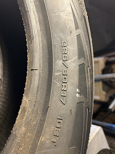 225/60R17 103T Goodyear UltraGrip Ice SUV GEN-1 lamellid (5 foto / 5)