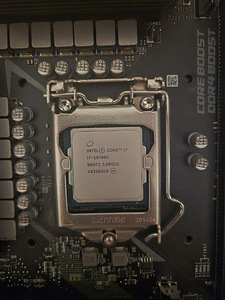 I7 10700k + msi mpg z490 gaming edge wifi (2 foto / 3)