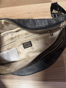 Guess (3 фото из 3)