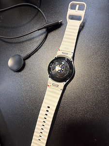 Müüa Samsung Galaxy Watch 7, 40 mm(toonis,,Cream”) (4 foto / 5)
